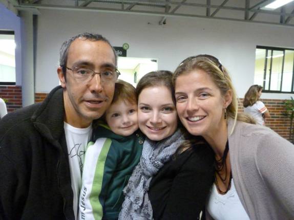 Buscando a Luiza na escola, em Curitiba, no Paraná